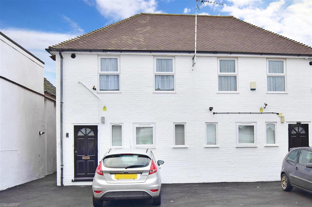 London Road, Teynham, Sittingbourne, Kent 1 bed apartment £130,000