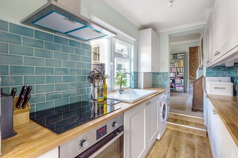 105 Poplar Road, Leatherhead, KT22 8SB