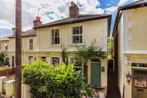 105 Poplar Road, Leatherhead, KT22 8SB