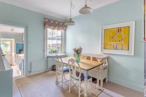 105 Poplar Road, Leatherhead, KT22 8SB