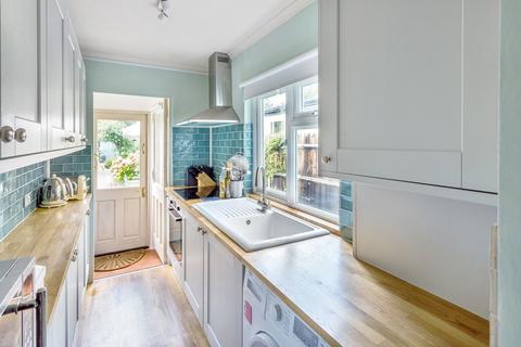 105 Poplar Road, Leatherhead, KT22 8SB