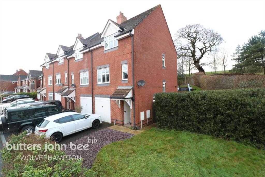 Bluebell Hollow, Stafford 3 bed detached house £950 pcm (£219 pw)