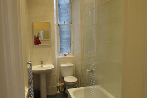 3 bedroom flat to rent, Montgomery Street , Edinburgh  EH7