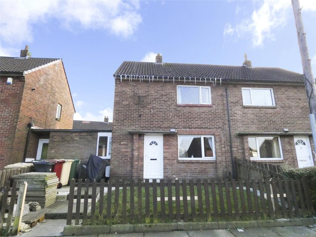 Mossfield Road, Kearsley, Bolton, BL4 2 bed semidetached house £120,000