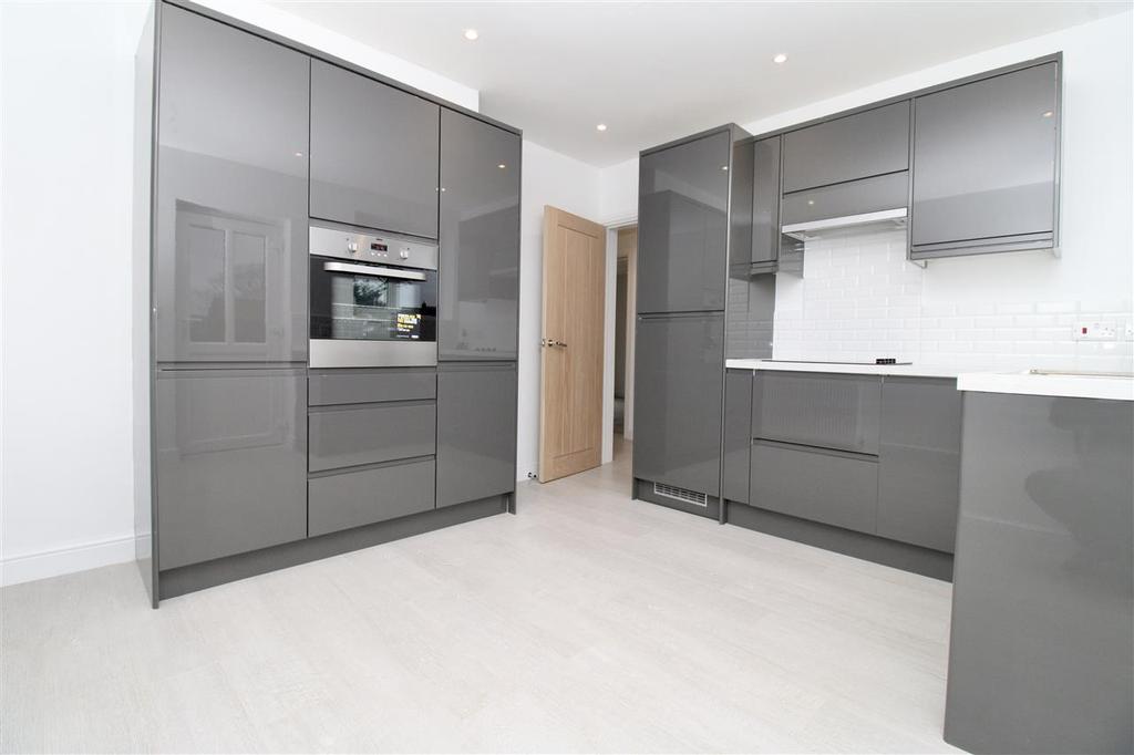 London Road, Capel St. Mary, Ipswich, Suffolk 2 bed detached bungalow