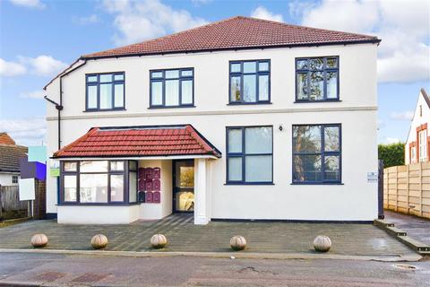 Flat 9, 18 Avenue Road, Sutton, SM2 6JD