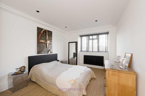 2 bedroom apartment to rent, Danehurst Court, Epsom