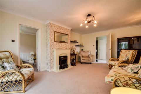 6 Hawkshaw Close, Liphook, GU30 7DF
