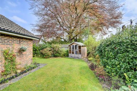 6 Hawkshaw Close, Liphook, GU30 7DF