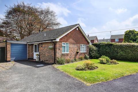 6 Hawkshaw Close, Liphook, GU30 7DF