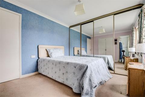 6 Hawkshaw Close, Liphook, GU30 7DF