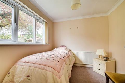 6 Hawkshaw Close, Liphook, GU30 7DF