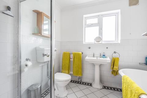 64 Rayford Avenue, London, SE12 0NG