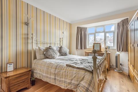 64 Rayford Avenue, London, SE12 0NG