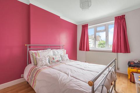 64 Rayford Avenue, London, SE12 0NG