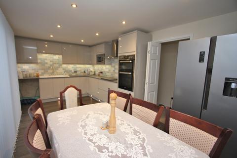18 Barming Close, Eastbourne, BN23 7JP