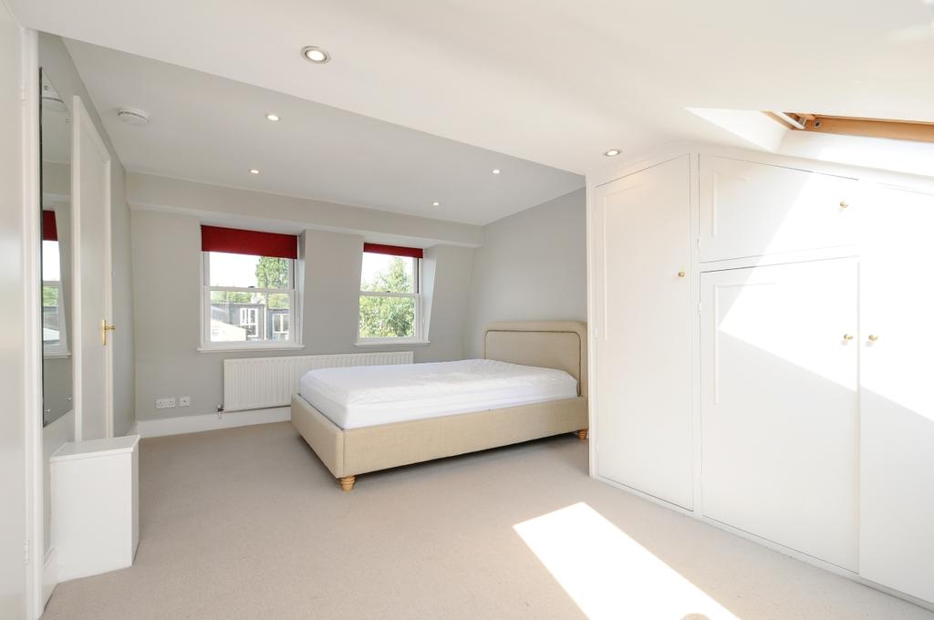 Bennerley Road Battersea SW11 2 bed apartment £2,400 pcm (£554 pw)