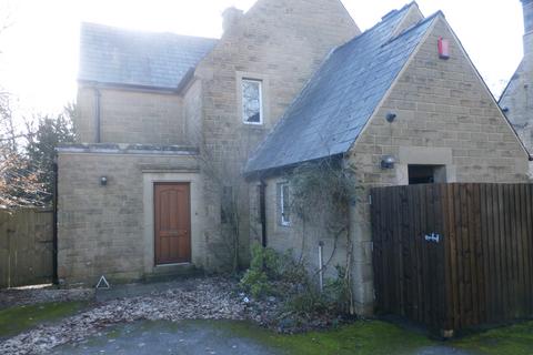 4 bedroom detached house to rent, Church Street South, Old Glossop, Glossop SK13