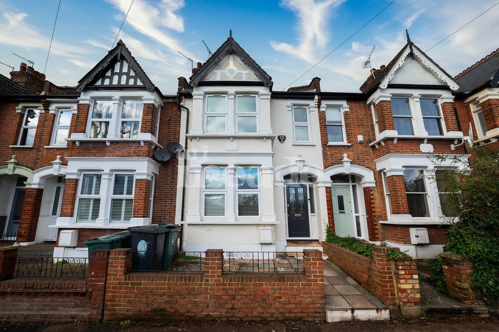 Selwyn Avenue, Highams Park, E4 3 bed terraced house £595,000