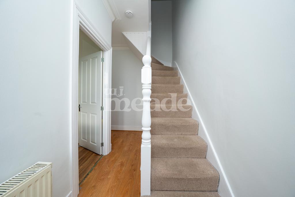 Selwyn Avenue, Highams Park, E4 3 bed terraced house £595,000
