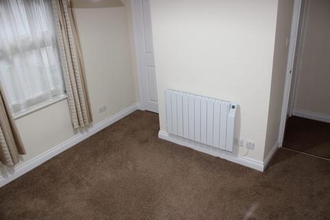 2 bedroom flat to rent, 10 Oxford Road, Newbury RG14
