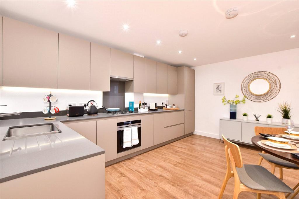 Bushey Hall Road Bushey WD23 1 Bed Apartment 130 000