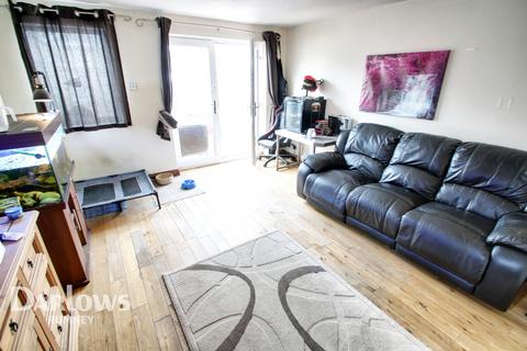 35 Bulrush Close, St Mellons, Cardiff, CF3 0AZ