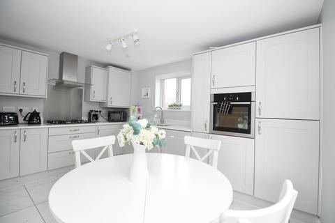 97 Highfields, Tonyrefail, Porth, CF39 8GB