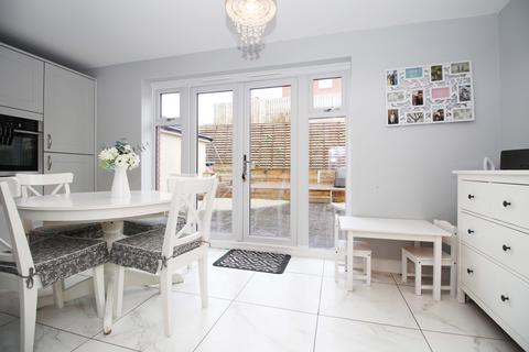 97 Highfields, Tonyrefail, Porth, CF39 8GB