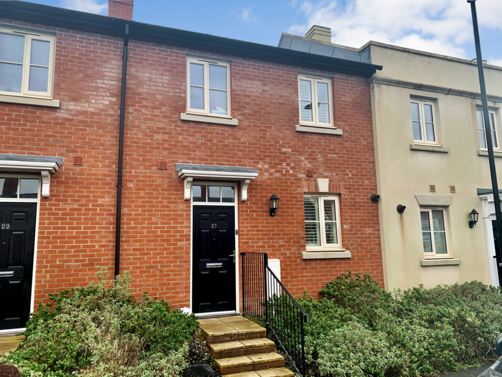 Pitt Road, Winchester 3 bed terraced house £465,000