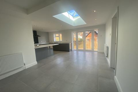18 Watson Avenue, Nottingham, NG3 7BL