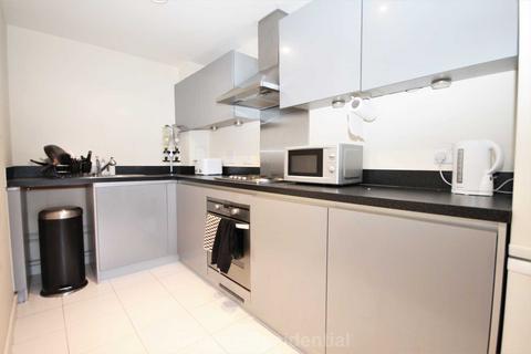 1 bedroom flat to rent, Durnsford Road, London