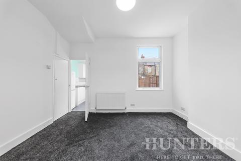 27 Thackeray Avenue, London, N17 9DT