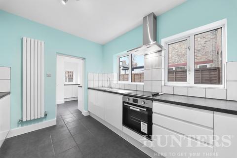 27 Thackeray Avenue, London, N17 9DT