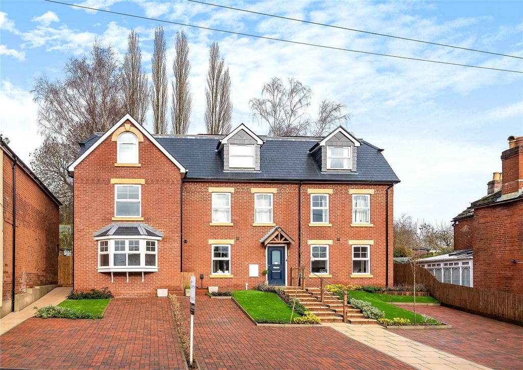 Allbrook Hill, Eastleigh, Hampshire... 4 bed terraced house £395,000