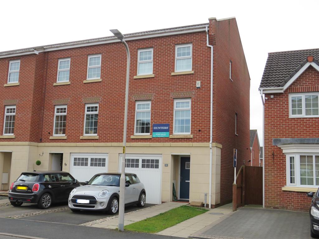Lowry Gardens, Carlisle, CA3 0GX 3 bed townhouse £160,000