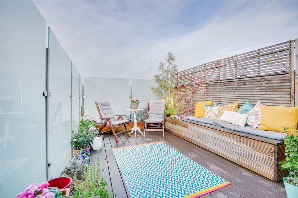 Querrin Street, Sands End, Fulham... 2 bed £825,000