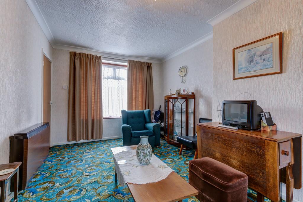 Lyttleton Avenue, Charford, Bromsgrove, B60 3LQ 3 bed semidetached