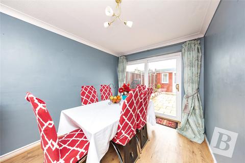 17 Cormorant Walk, Hornchurch, RM12 5HD