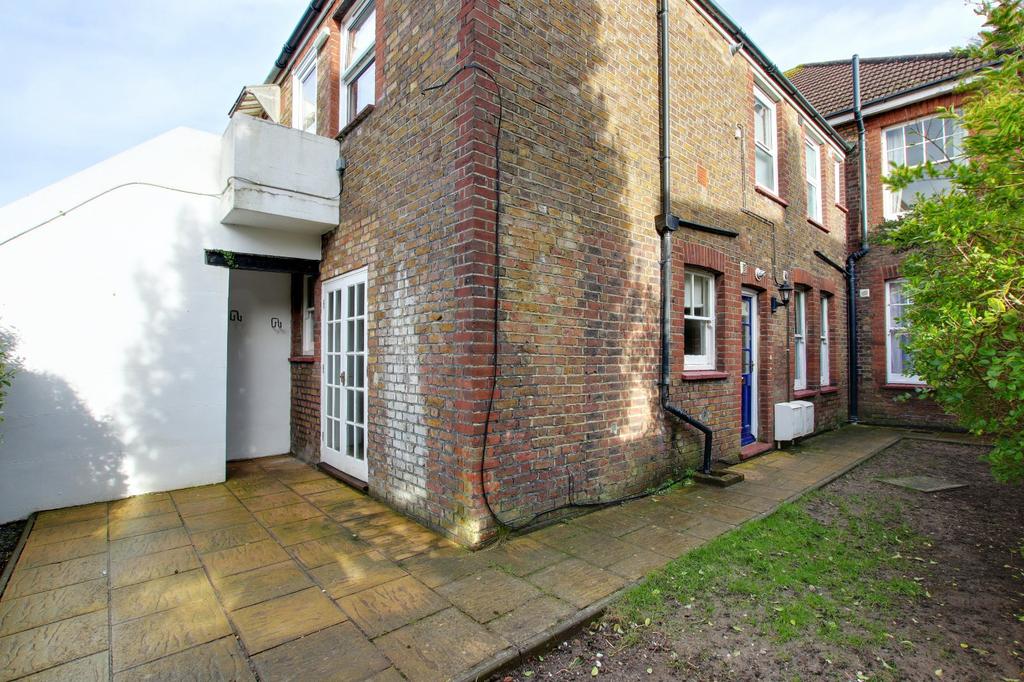 Shakespeare Road, Worthing, West Sussex, BN11 1 bed apartment for sale