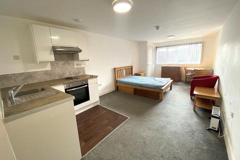 Studio to rent, Lake Road, Portsmouth