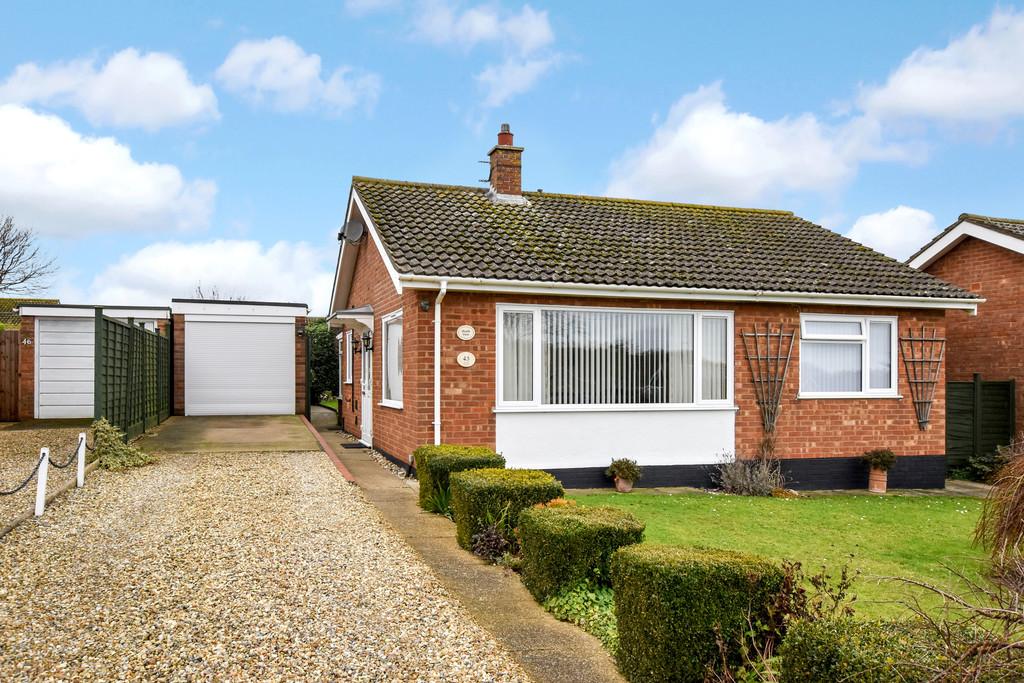 Priory Close, Beeston Regis 2 bed detached bungalow £300,000
