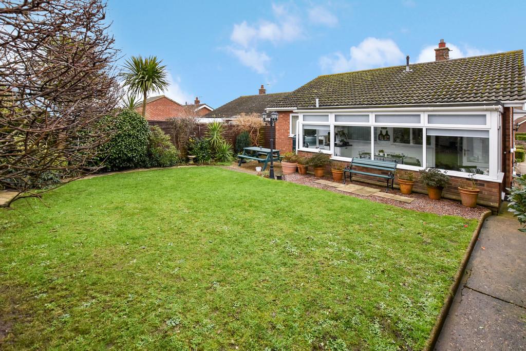 Priory Close, Beeston Regis 2 bed detached bungalow £300,000