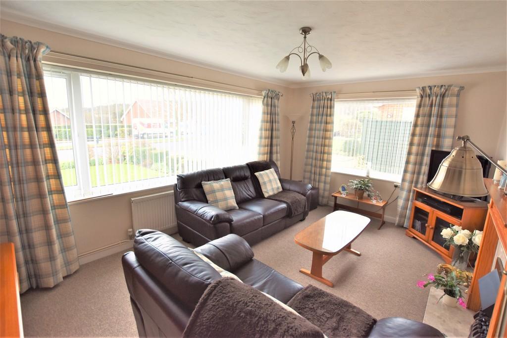 Priory Close, Beeston Regis 2 bed detached bungalow £300,000