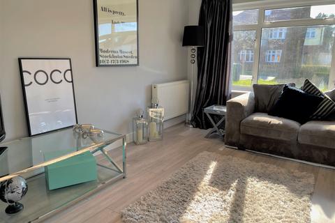 11 Cray Avenue, Ashtead, KT21 1QX