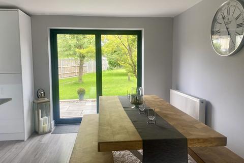 11 Cray Avenue, Ashtead, KT21 1QX