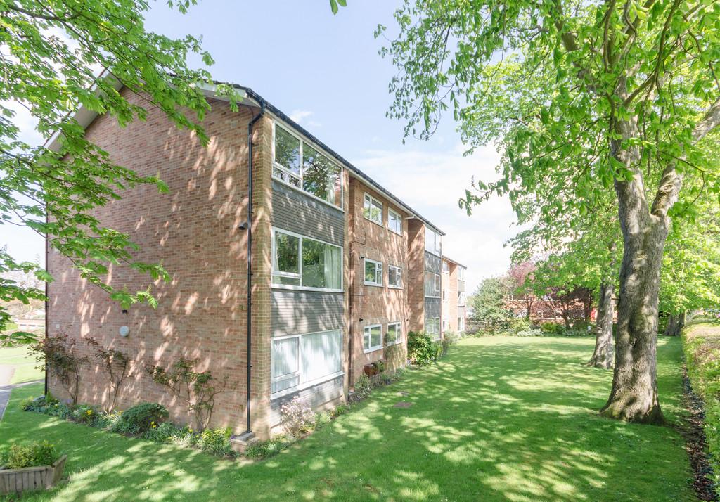 Aldersyde Court, Tadcaster Road, York 2 bed apartment £165,000