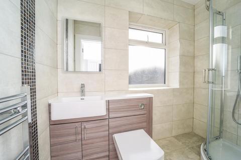 20b Lawn Close, New Malden, KT3 3DL