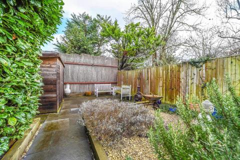 29 Albany Road, New Malden, KT3 3NY
