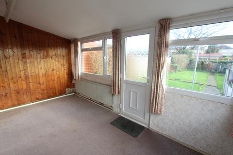 16 Blenheim Gardens, Aveley, South Ockendon, RM15 4EB